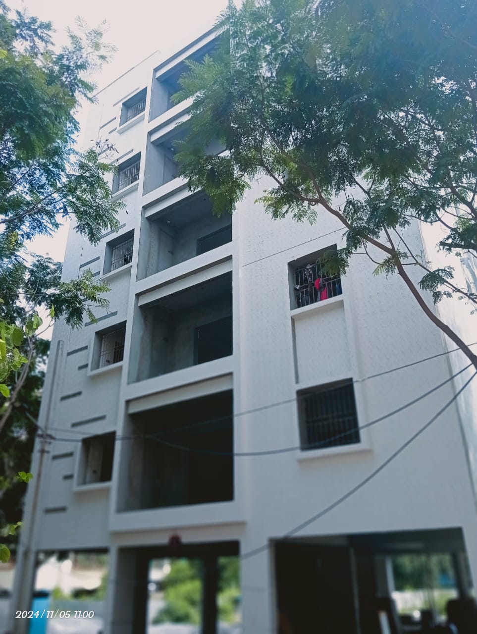 1200 Sq.Ft Flat with 3BHK For Sale in kurudusonnenahalli